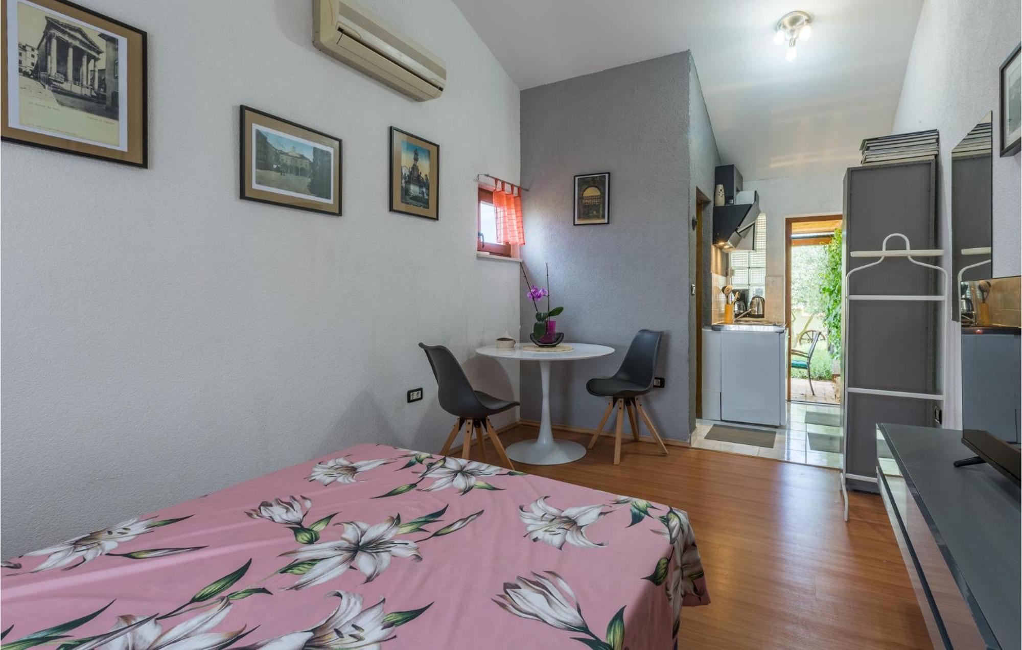 Beautiful Apartment In Jadreski With Wifi Exterior photo