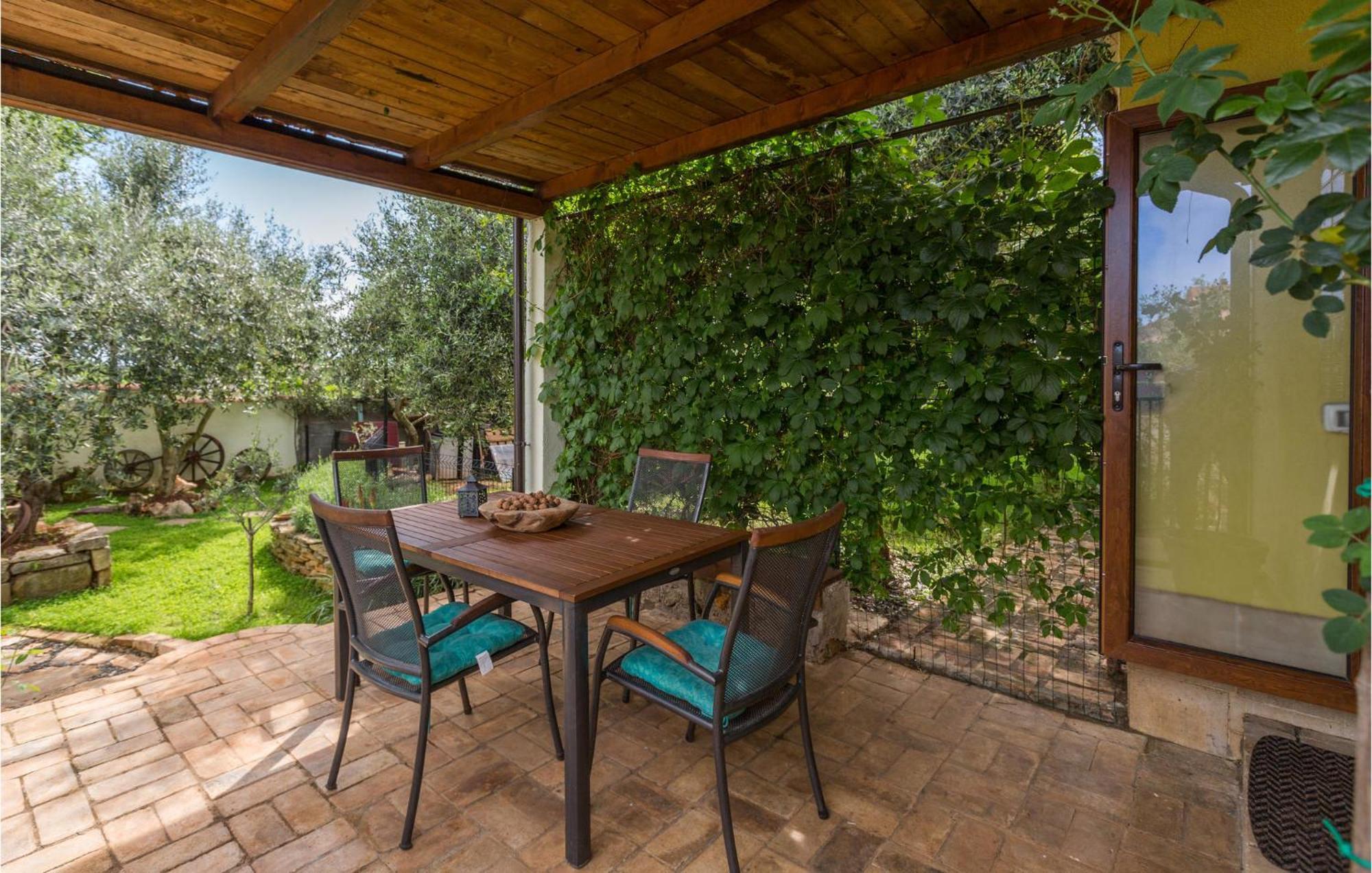 Beautiful Apartment In Jadreski With Wifi Exterior photo